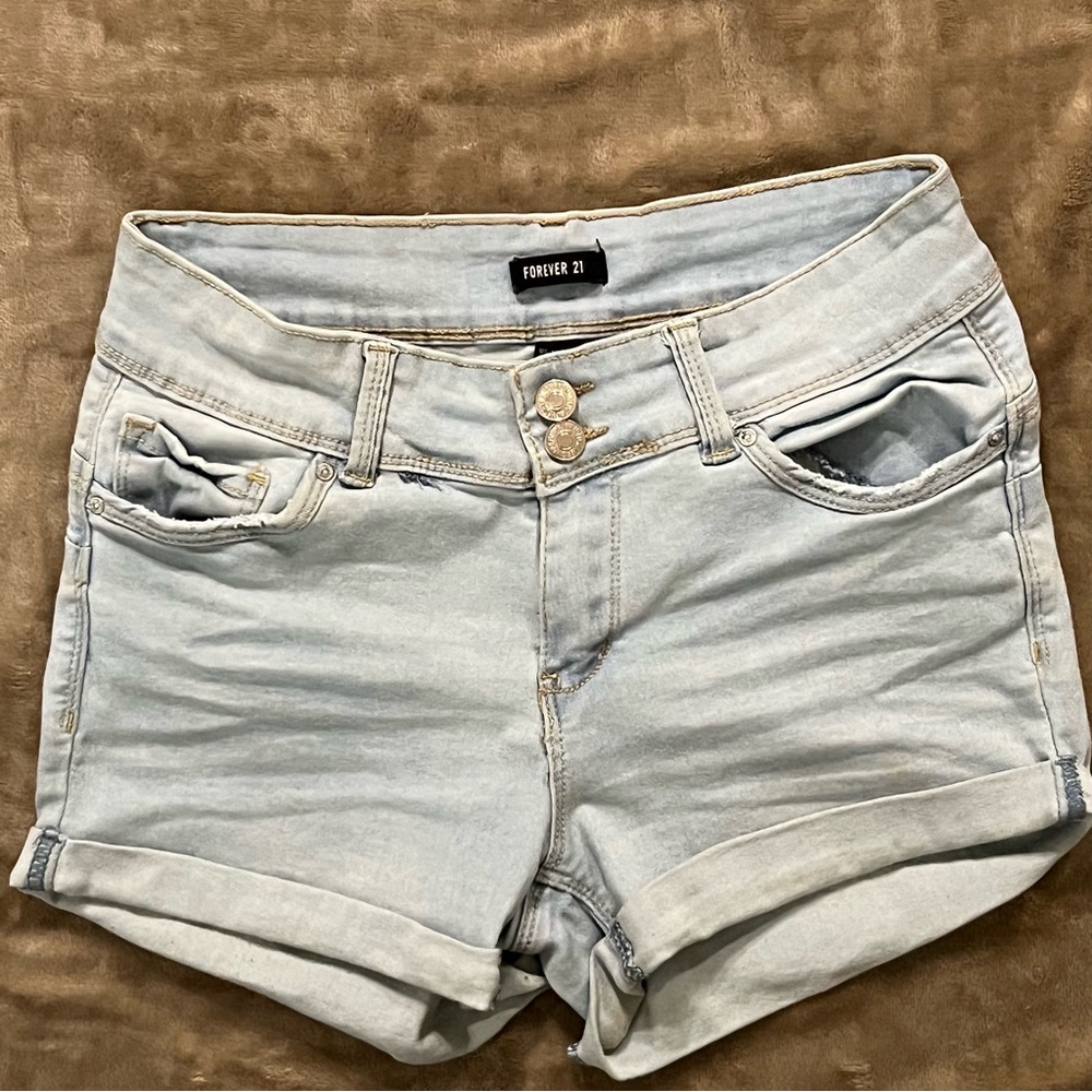 FOREVER 21 LIGHT DENIM CUFF SHORTS